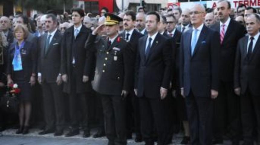 Atat&uuml;rk &Ouml;l&uuml;m&uuml;n&uuml;n 75. Yılında Anılıyor