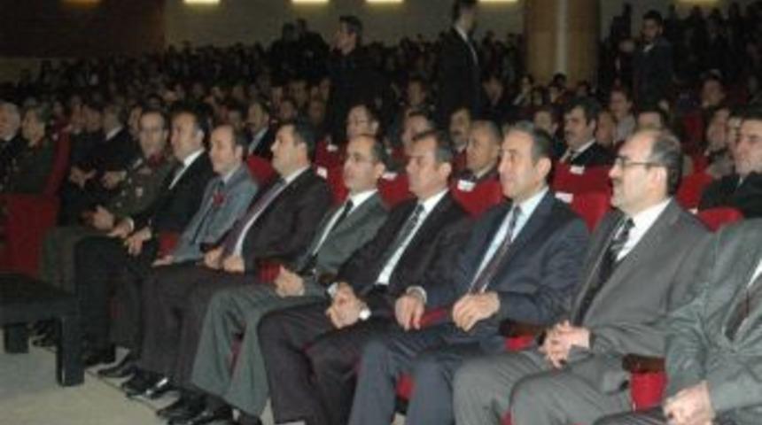Atat&uuml;rk &Uuml;niversitesi'nde 10 Kasım T&ouml;reni