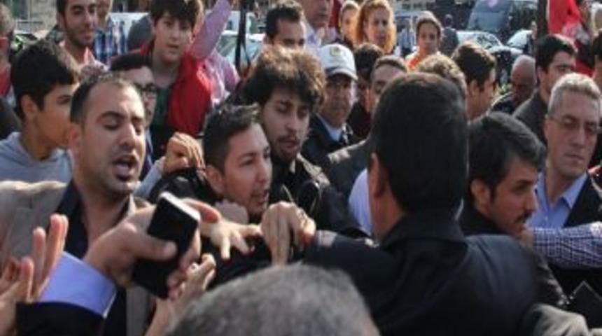 Atat&uuml;rk'&uuml; Anma T&ouml;reninde Arbede