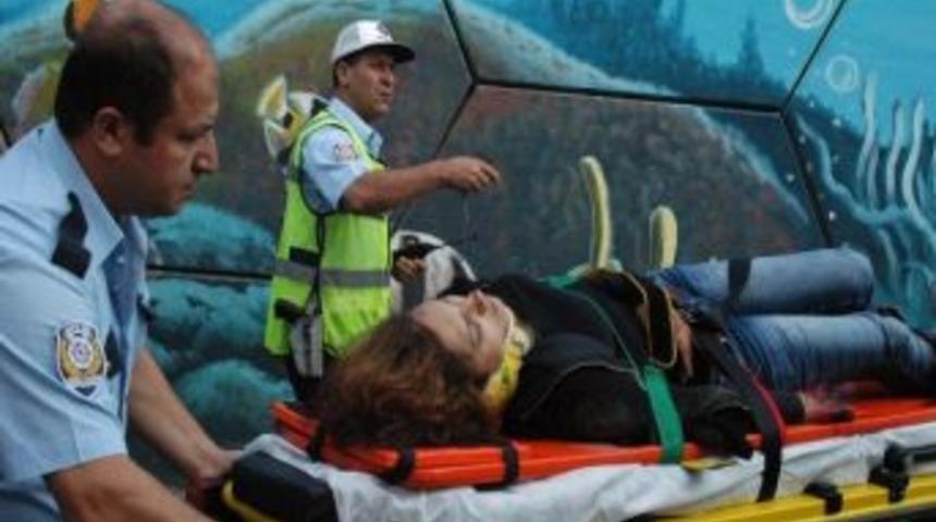 Otomobil K&ouml;pr&uuml;den D&uuml;şt&uuml;: 2 Yaralı