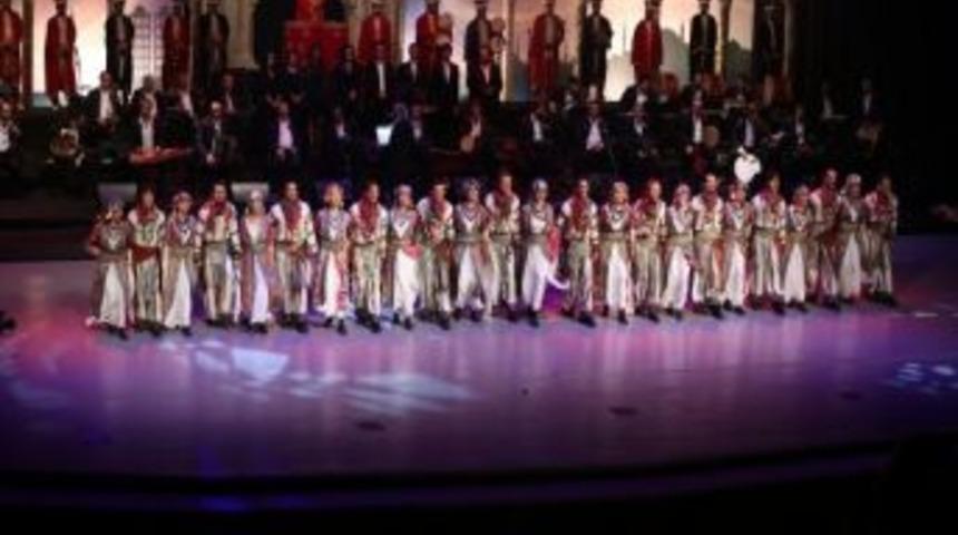 T&uuml;rkiye&rsquo;nin Renkleri Başakşehirli&rsquo;lerle Buluştu