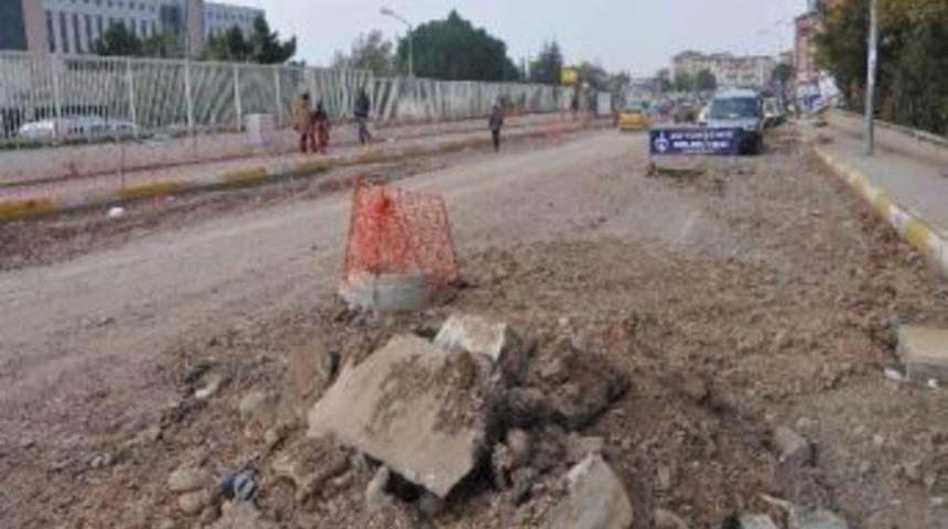 Derince Lojman Caddesi Yenileniyor