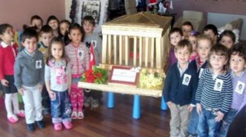 Miniklerin Atat&uuml;rk Sevdası Duygulandırdı