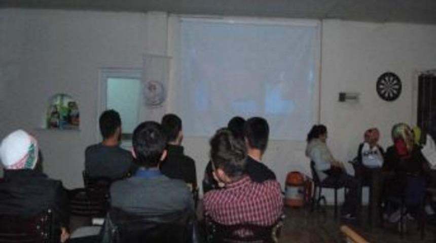 Pazarlar Gen&ccedil;lik Merkezinde Sinema G&uuml;nleri Başladı