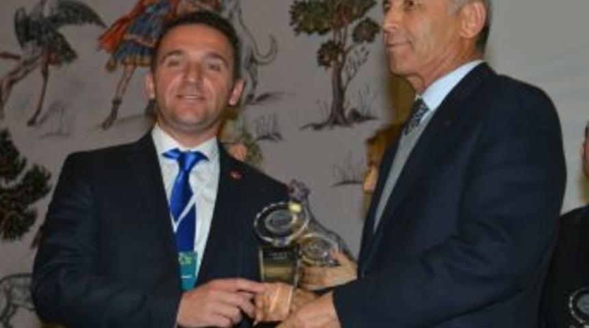 Bursa Surlarına S&uuml;rd&uuml;r&uuml;lebilirlik &Ouml;d&uuml;l&uuml;