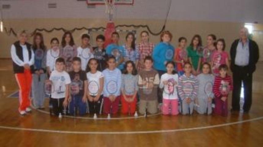 Burhaniye&rsquo;de Badminton Kursuna B&uuml;y&uuml;k İlgi