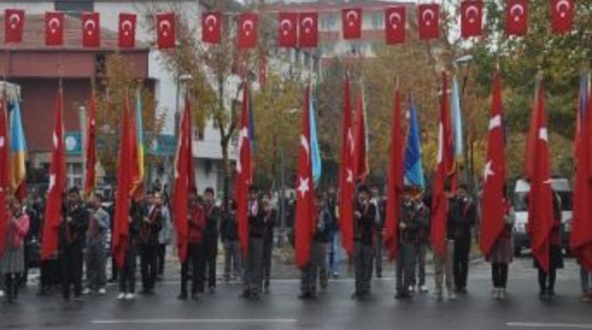 Malatya&rsquo;da Atat&uuml;rk&rsquo;&uuml; Anma T&ouml;reni
