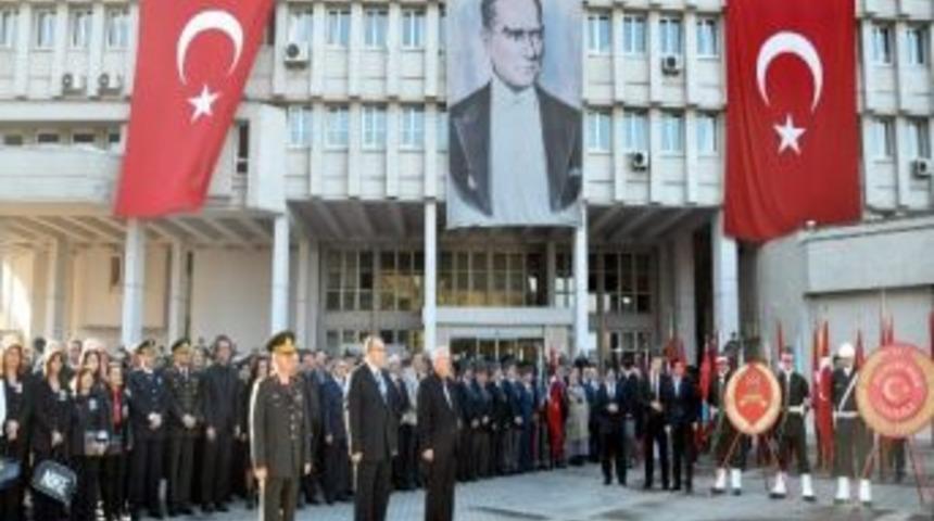 Zonguldak&rsquo;ta, Atat&uuml;rk 75. Yıld&ouml;n&uuml;m&uuml;nde Anıldı