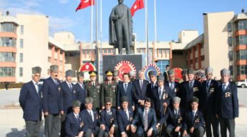 Erzincan'da D&uuml;zenlenen T&ouml;renle Atat&uuml;rk Anıldı