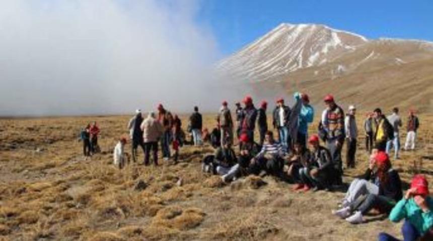 Mevsimin Ilk Kardan Adamı Erciyes&rsquo;te Yapıldı