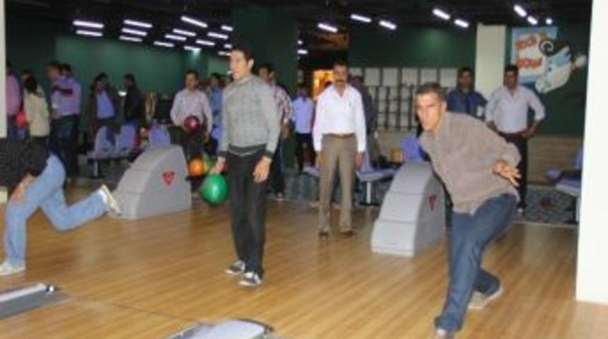 Gazeteciler Bowling Turnuvası'nda Yarıştı