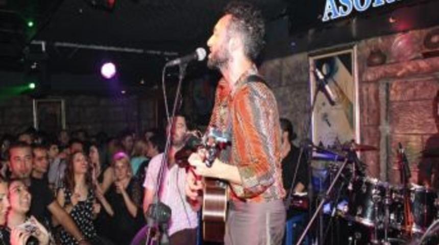 Mabel Matiz, Sigara Dumanında Zor Anlar Yaşadı