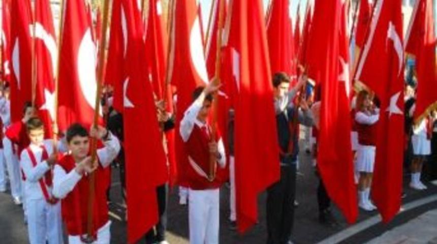 Akhisar Atat&uuml;rk&rsquo;&uuml; &Ouml;zlemle Andı