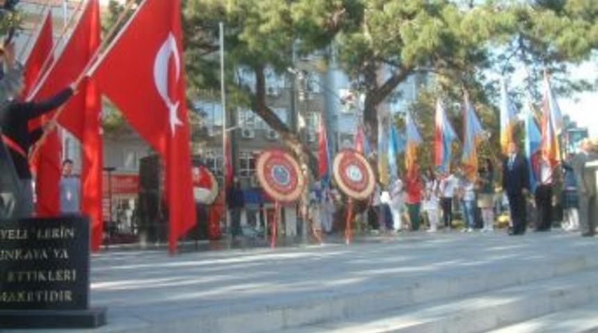 Burhaniyeliler Atat&uuml;rk&rsquo;&uuml; Andı