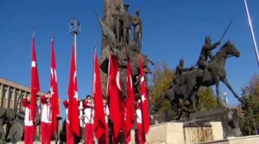 Atatürk Ölümünün 75. Yılında Uşak'ta Anıldı