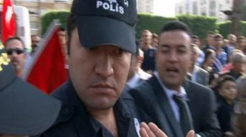 Chp'li Vekil &Ouml;zg&uuml;m&uuml;ş, Polisi Tartakladı