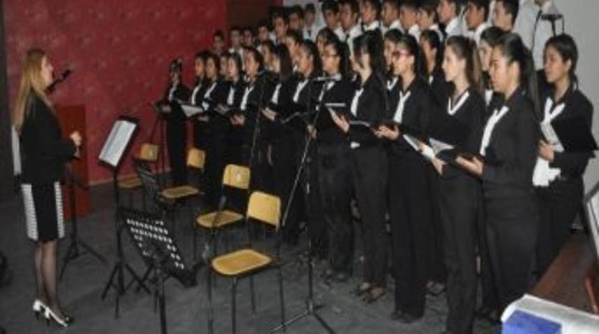 Ulu &Ouml;nder Atat&uuml;rk T&ouml;renle Anıldı