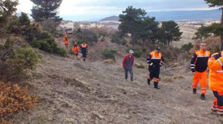 Kayalıkların arasına sıkışmış halde bulundu