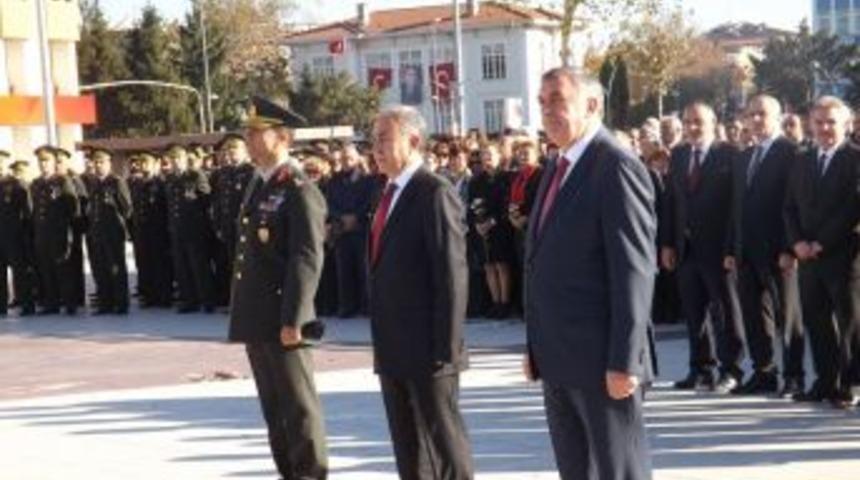 Atatürk ölümünün 75. yıl dönümünde anıldı