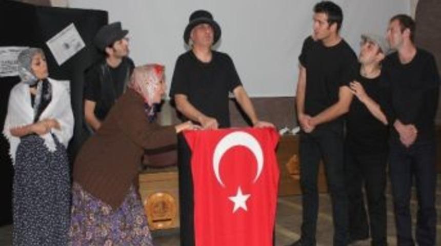 Nevşehir&rsquo;de Sahnelenen Matruşka, İlgiyle İzlendi