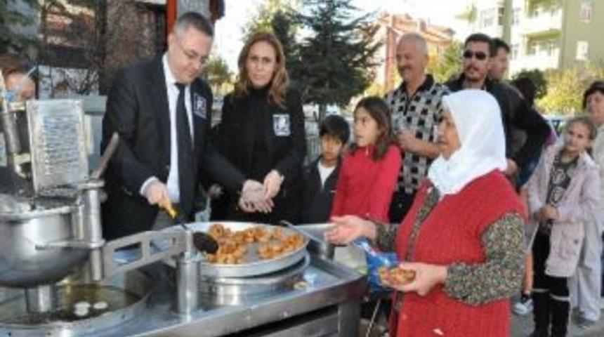 Chp'li Aday Adayı 10 Kasım&rsquo;da 10 Değişik Yerde Lokma D&ouml;kt&uuml;rd&uuml;