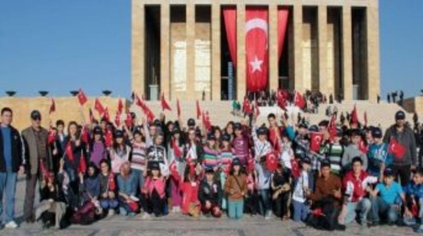 Eskişehirli &Ouml;ğrenciler Anıtkabir&rsquo;de