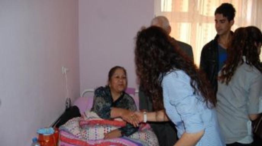 Be&uuml; &Ouml;ğrencilerinden Bakım Evine Anlamlı Ziyaret