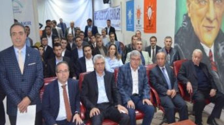 Ak Parti Diyarbakır İl Başkanlığı'nda İstişare Toplantısı D&uuml;zenlendi
