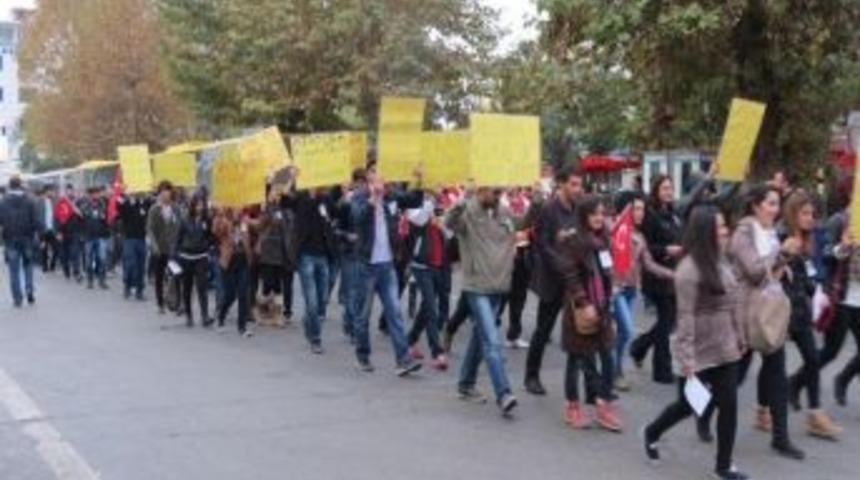 Chp&rsquo;den Ata&rsquo;ya Saygı Y&uuml;r&uuml;y&uuml;ş&uuml;