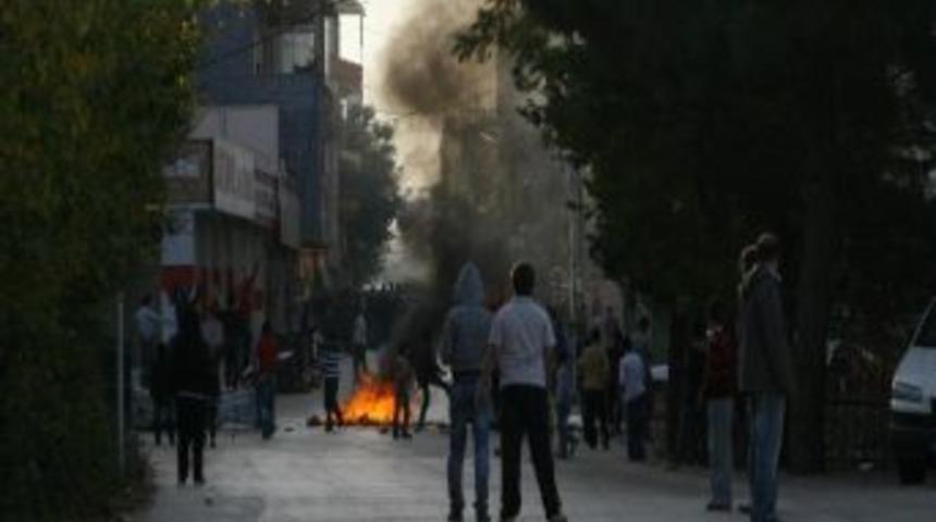 Bdp Y&uuml;r&uuml;y&uuml;ş&uuml;nde Olaylar &Ccedil;ıktı