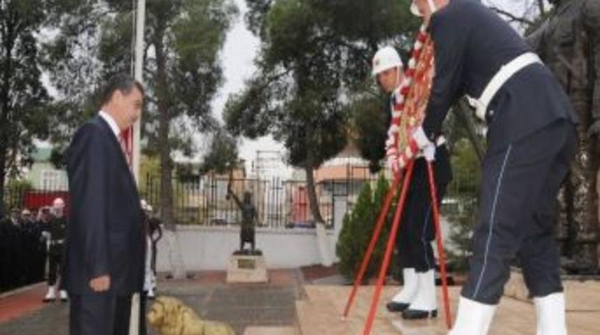 Gazi Mustafa Kemal Atat&uuml;rk T&ouml;renlerle Anıldı