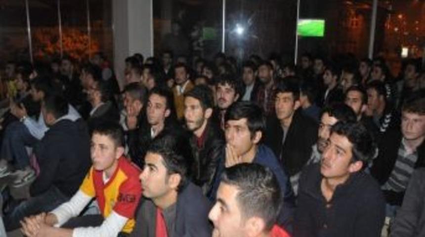Derbi Ma&ccedil;ı Taraftarlar B&ouml;yle İzledi