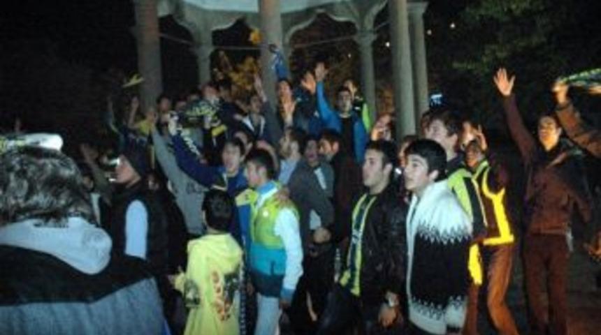 Balıkesir'de Fenerbah&ccedil;e Coşkusu