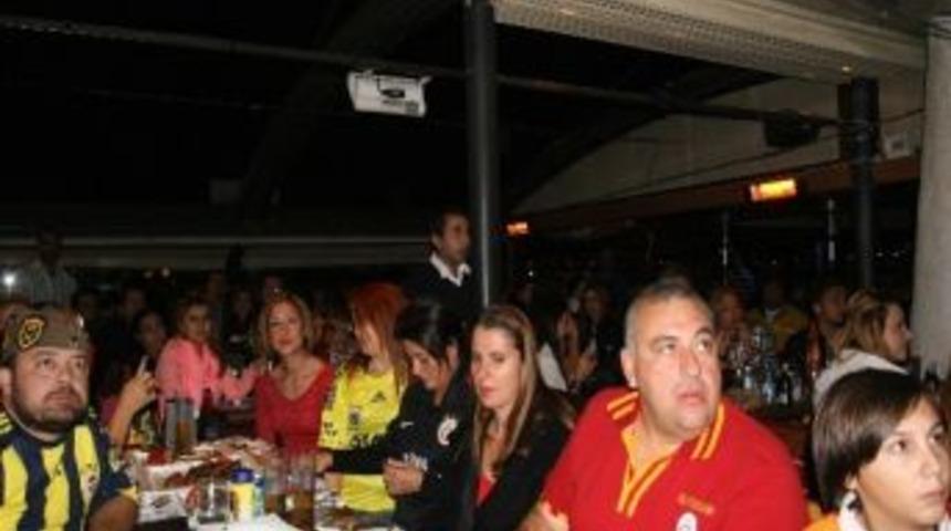 B&uuml;y&uuml;k Derbiye İzmir&rsquo;de De İlgi Yoğundu