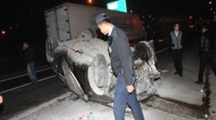 Tem Otoyolu'nda Otomobil Şarampole Yuvarlandı: 2&rsquo;si Ağır 5 Yaralı