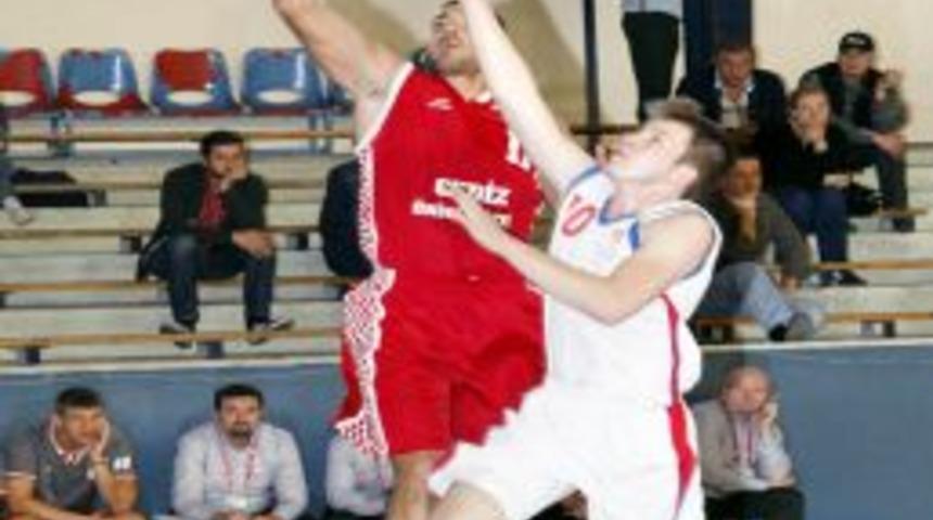 Gediz &Uuml;niversitesi Basketbol Takımı Zirveye Yerleşti