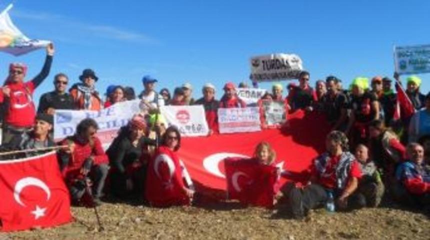 İzmirli Dağcılar Bozdağ&rsquo;a &ldquo;atat&uuml;rk&rdquo; İ&ccedil;in Tırmandı