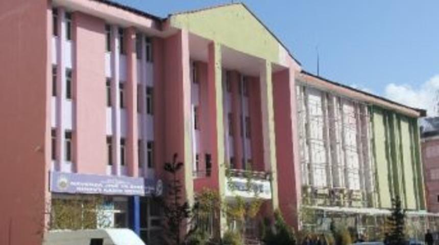 Belediye Binası K&ouml;t&uuml; G&ouml;r&uuml;n&uuml;mden Kurtarıldı