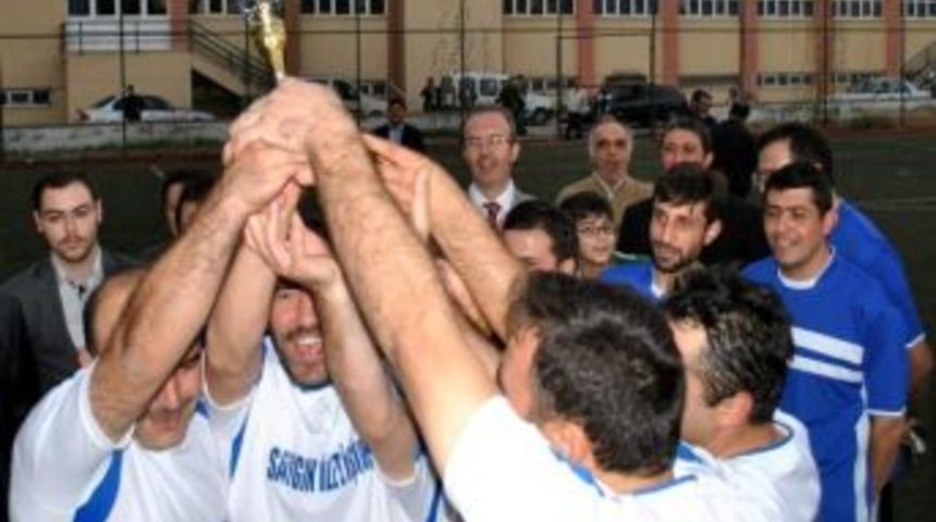 M&uuml;ft&uuml;l&uuml;k Turnuvasında Kupa Nazilli&rsquo;nin Oldu
