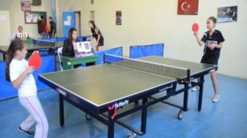 Gen&ccedil;ler Ferdi Ve Takım Masa Tenisi M&uuml;sabakaları