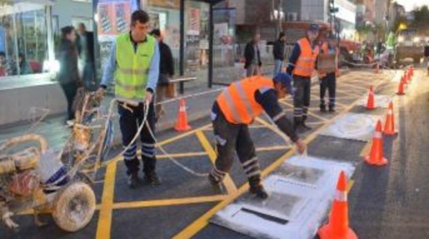 Ego&rsquo;dan Otob&uuml;s Duraklarına Sarı &Ccedil;izgi