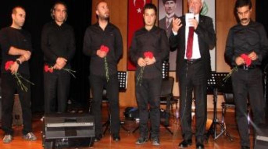 Ata, Sevdiği Şarkılarla Anıldı
