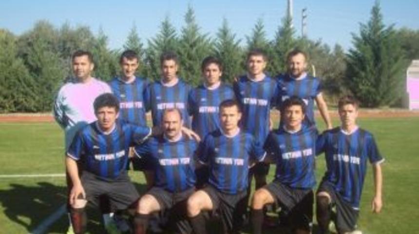 Horsunlu İdman Yurduspor'da Y&uuml;zler G&uuml;l&uuml;yor