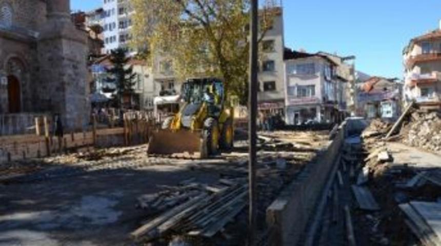 Simav Kent Meydanı İnşaatı Tam Gaz