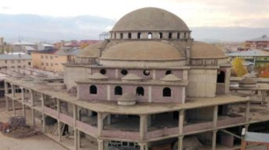 Muradiye Yeni Merkez Camii İnşaatı Hayırseverlerin Yardımını Bekliyor
