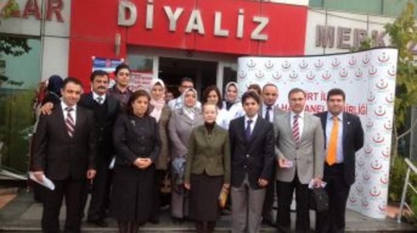 'Bir Ses Ver Derneği Y&ouml;neticileri Diyaliz Hastalarını Ziyaret Etti