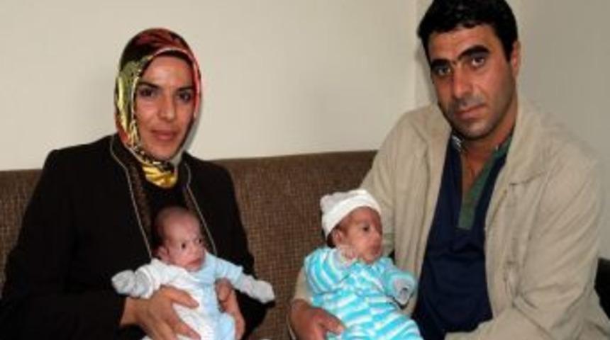 (&ouml;zel Haber) Erken Doğum Yapan Anne &Uuml;&ccedil;&uuml;zlerden Birini Kaybetti