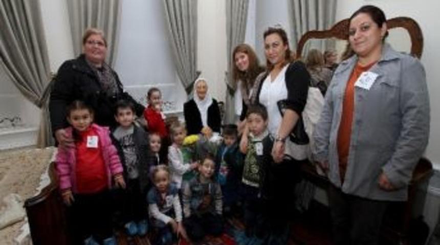 Karşıyakalı Miniklerin Atat&uuml;rk Sevgisi