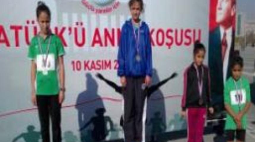 Sungurbeyli Atlet T&uuml;rkiye Birincisi Oldu