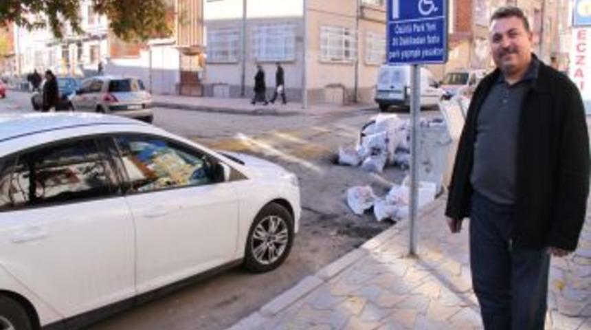 Engeliler Park Levhalarındaki &Ouml;z&uuml;rl&uuml; Ifadesinin Kaldırılmasını Istiyor